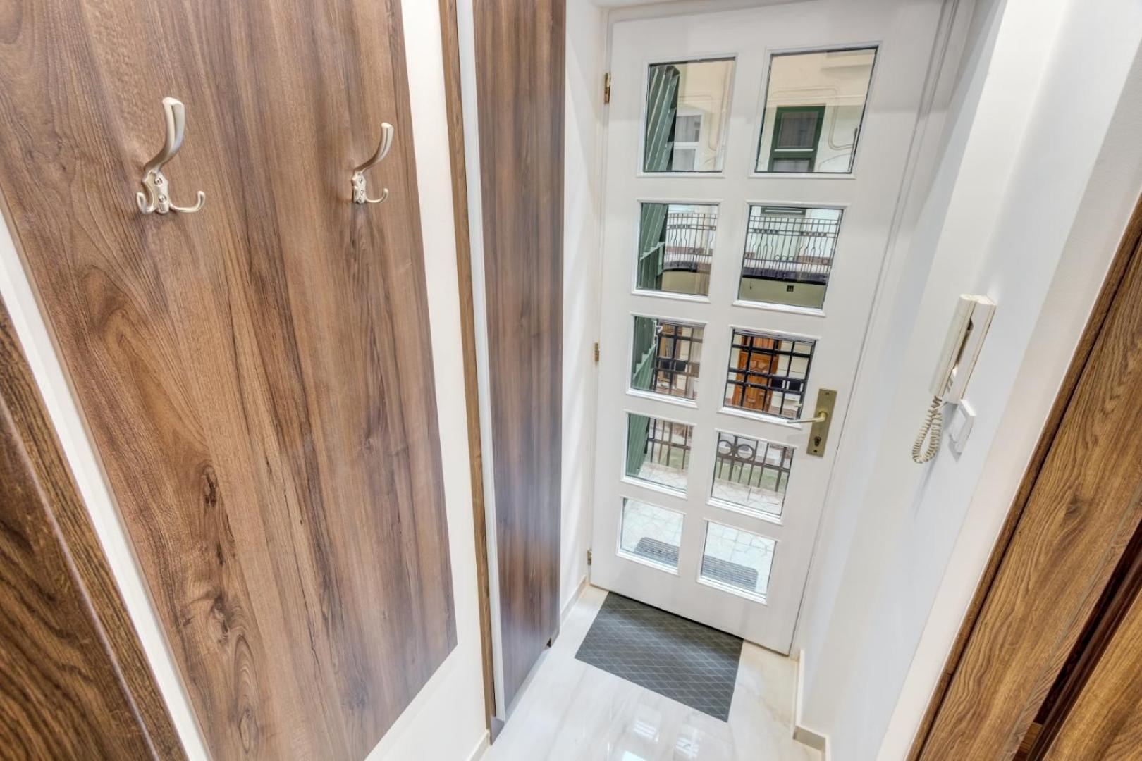 Mega Deal - Elegance - No Deposit Needed Budapest Luaran gambar