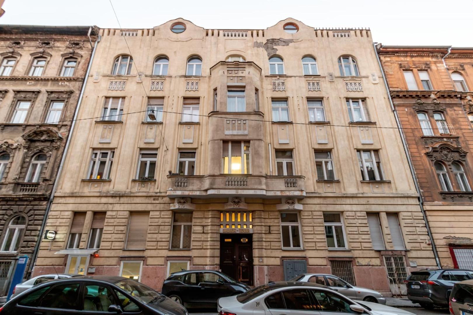 Mega Deal - Elegance - No Deposit Needed Budapest Luaran gambar